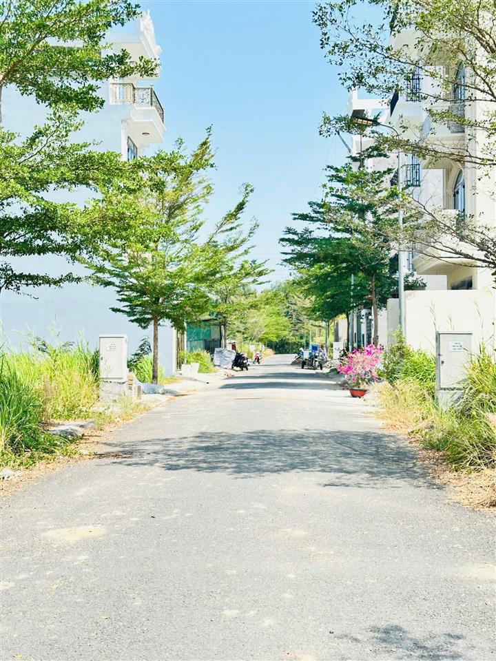 Lô rẽ nhất khu saigon south phước kiển nhà bè 6,2 tỷ cho 80m²
