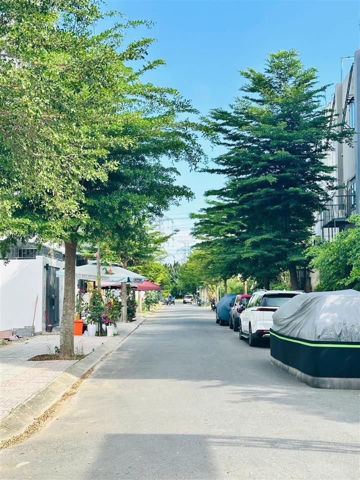 Lô rẽ nhất khu saigon south phước kiển nhà bè 6,2 tỷ cho 80m²