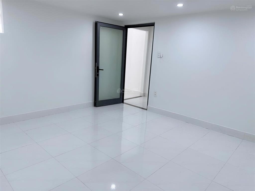 Bán nhà ngay trung tâm thanh khê, bên hông bến xe  giá tốt chỉ nhỉnh 4,x tỷ