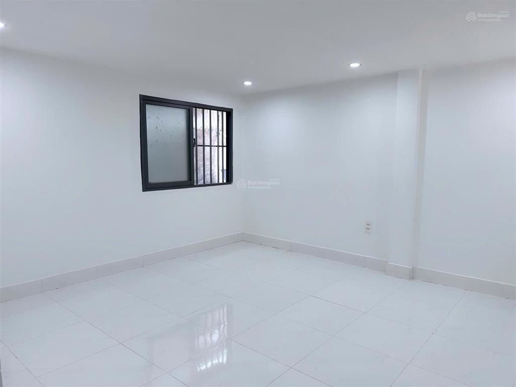 Bán nhà ngay trung tâm thanh khê, bên hông bến xe  giá tốt chỉ nhỉnh 4,x tỷ