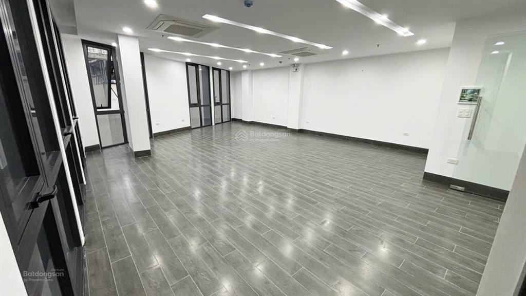 Cho thuê văn phòng ở 570 kim giang hoàng mai, diện tích 65m², giá thuê 10 triệu/th,  0977 306 ***