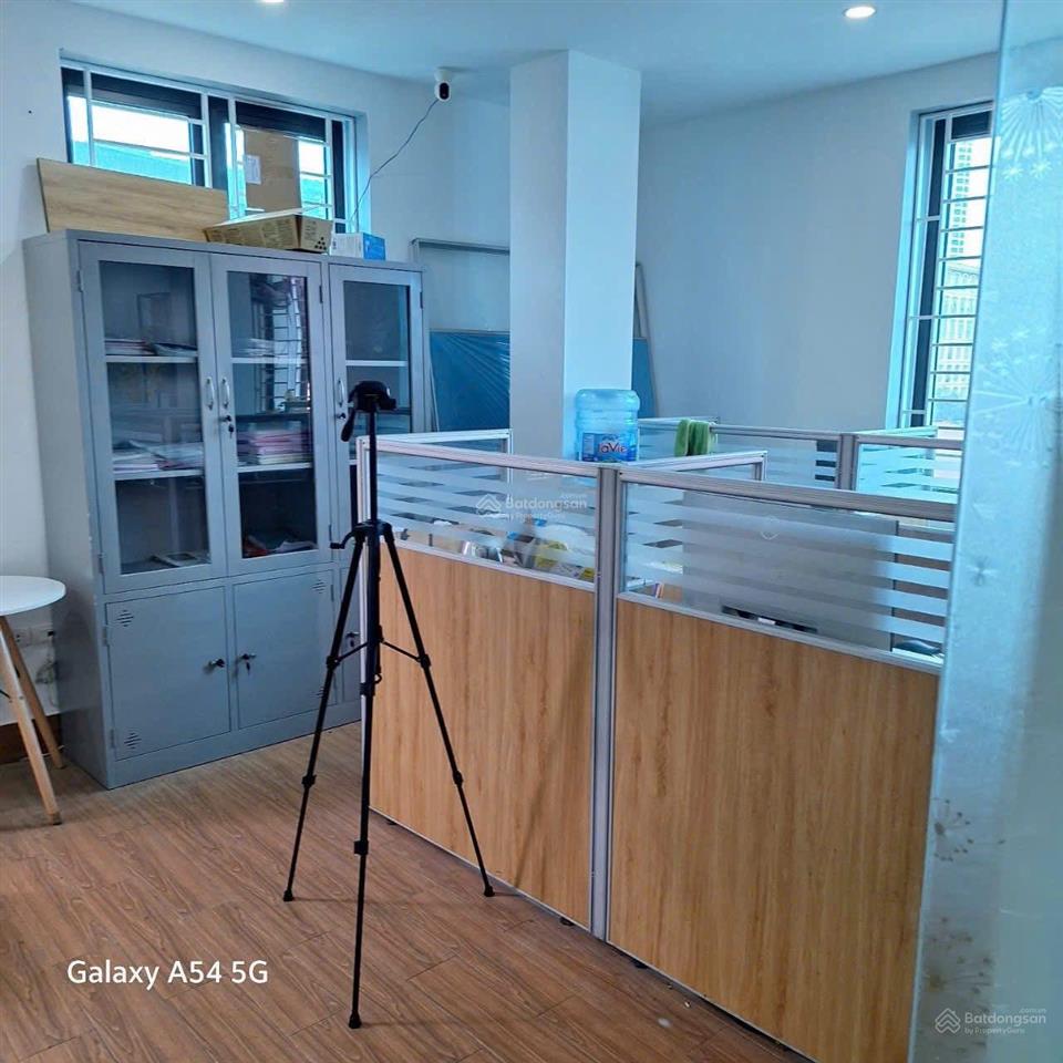 Cho thuê văn phòng ở 570 kim giang hoàng mai, diện tích 65m², giá thuê 10 triệu/th,  0977 306 ***