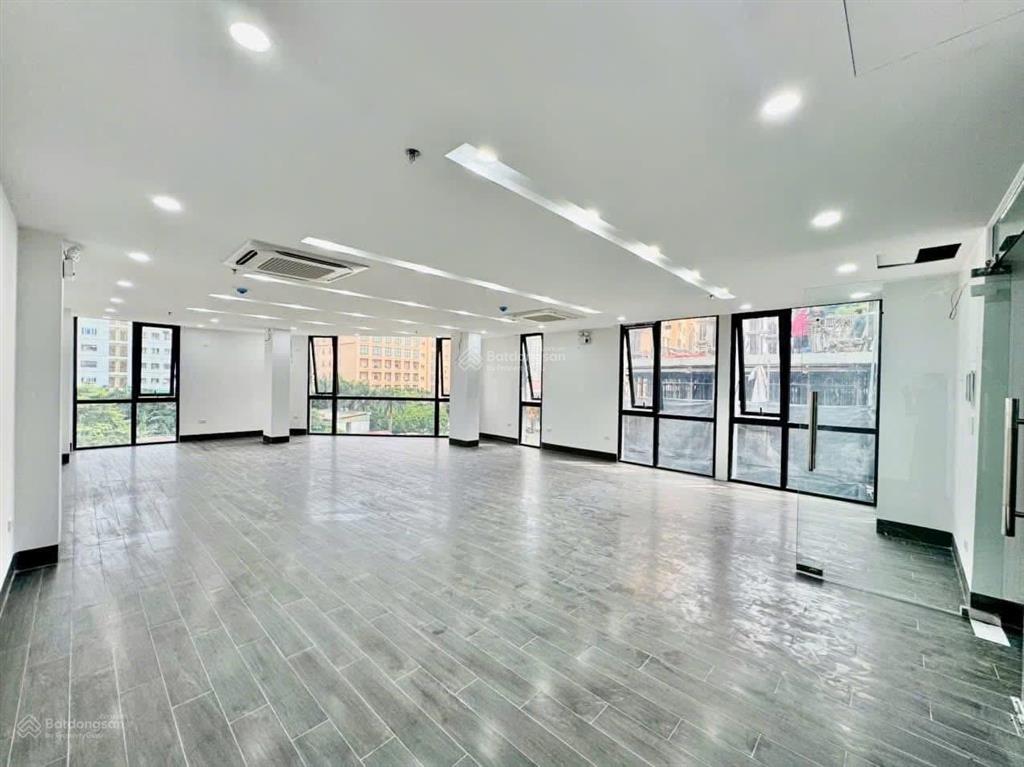 Cho thuê văn phòng ở 570 kim giang hoàng mai, diện tích 65m², giá thuê 10 triệu/th,  0977 306 ***
