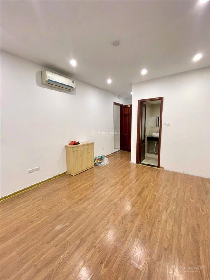 Cho thuê văn phòng phố trần quốc vượng, cầu giấy, diện tích 45m2 giá thuê chỉ 8 triệu  0977 306 ***