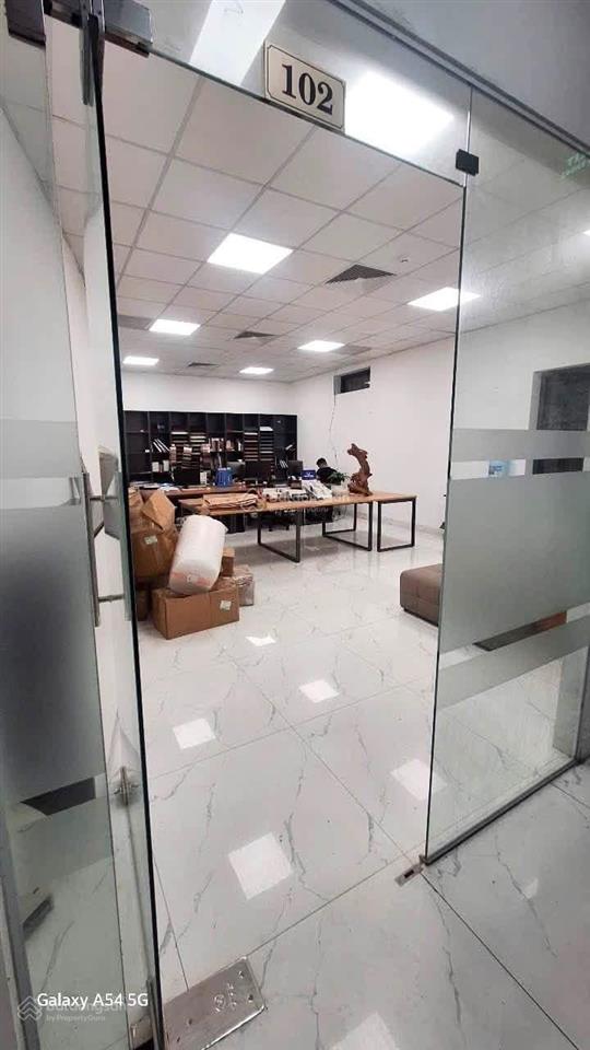 Cho thuê văn phòng mặt phố giải phóng cực đẹp diện tích 55m giá thuê chỉ 8,5 triệu 0977 306 ***