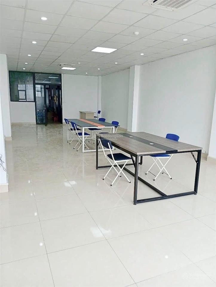 Cho thuê văn phòng phạm văn đồng(đầu doãn kế thiện) diện tích 70m giá thuê chỉ 14 triệu 0977 306 ***