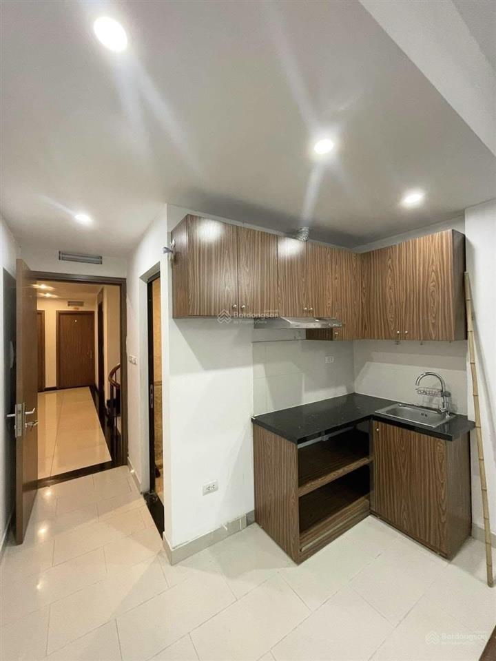 Cho thuê chung cư mini 1 khách 1 ngủ nội thất cơ bản ngõ 259 yên hoà cầu giấy 0977 306 ***