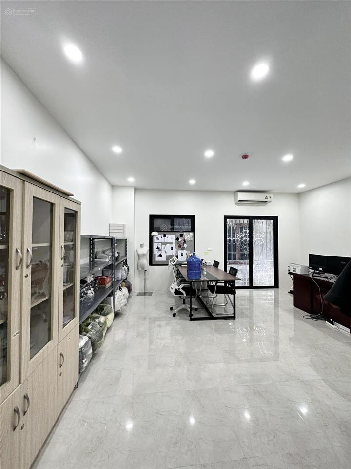 Cho thuê văn phòng 150m giá thuê chỉ 26 triệu/th hoàng quốc việt, cầu giấy giá rẻ,  0977 306 ***