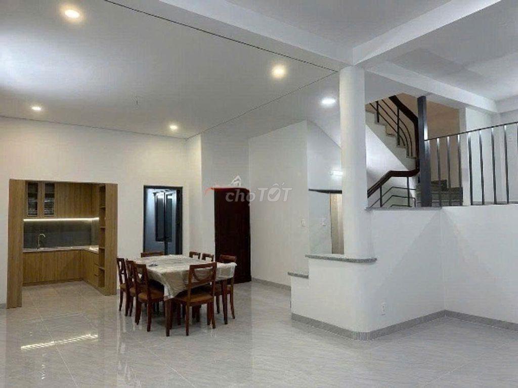 Cho thuê nhà nguyên căn Lam Sơn - Ngang 8 mét, hầm để xe. Giá chỉ 3x