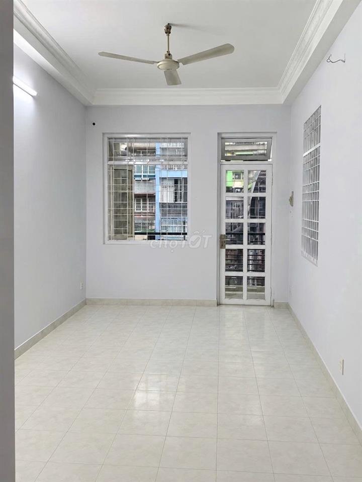 Cho thuê nhà nguyên căn, 443/47 Lê Văn Sỹ, Phường 12, Quận 3.