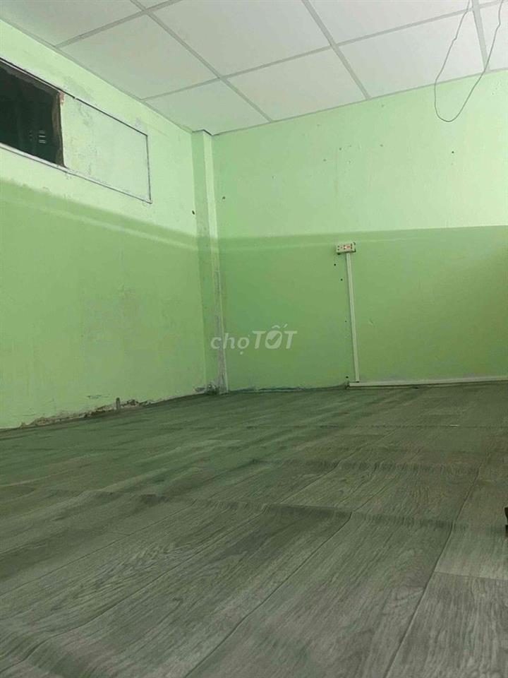Phòng trọ hạt dẻ 12m2 có gác, máy lạnh, tủ lạnh Q.12