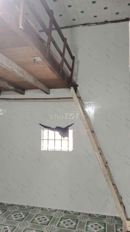 Cho thuê phòng có gác, có máy lạnh, tủ lạnh, cọc 500k Tân thới nhất