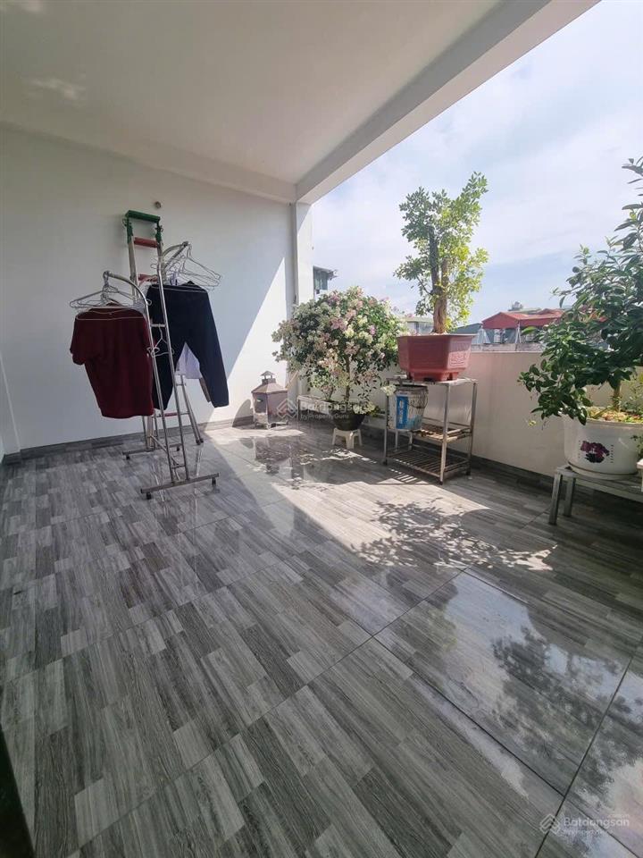 Tôi chính chủ cần bán bán nhà số 11 ngõ 467/184 lĩnh nam, diện tích 52m2 mặt tiền 5,5m, 4 tầng