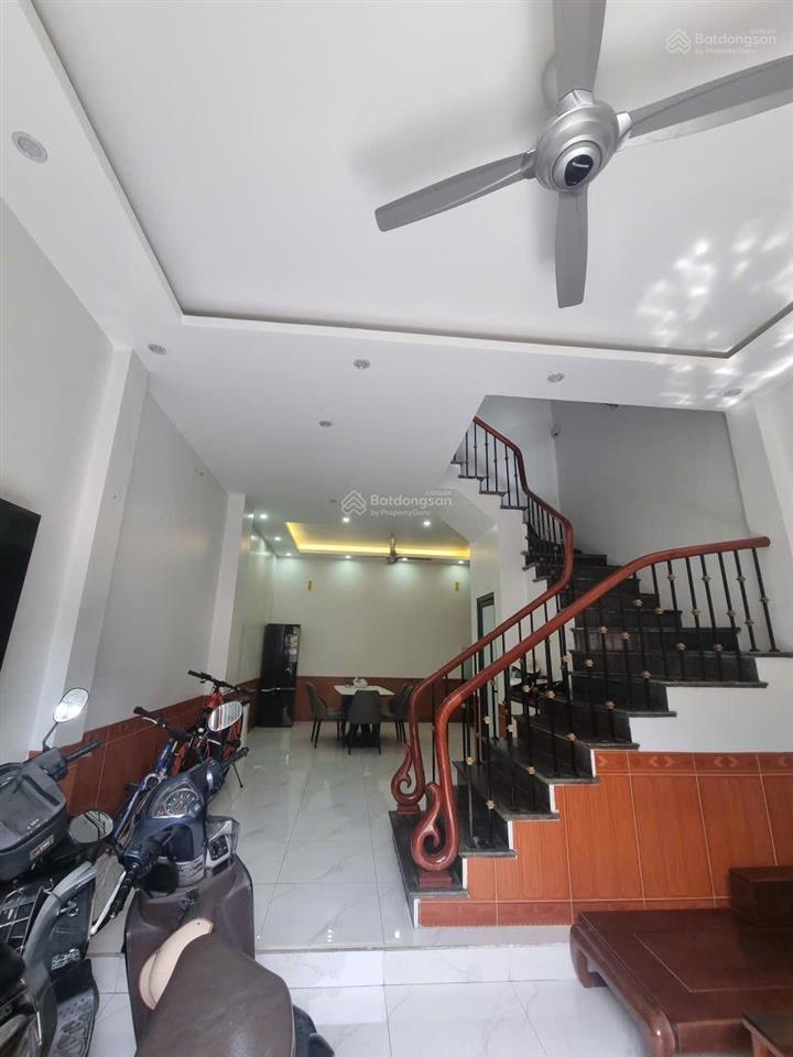 Tôi chính chủ cần bán nhà ngõ 467/184 lĩnh nam vĩnh hưng diện tích 52m² 4 tầng