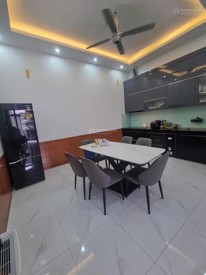 Tôi chính chủ cần bán nhà ngõ 467/184 lĩnh nam vĩnh hưng diện tích 52m² 4 tầng