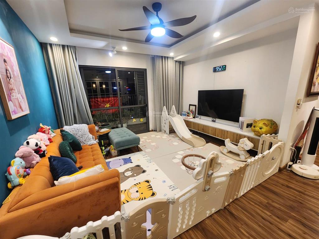 Cần bán nhanh căn hộ siêu đẹp 3pn, 135m2 tại the golden palm lê văn lương