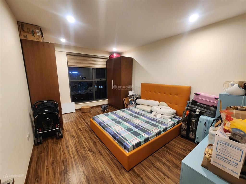 Cần bán nhanh căn hộ siêu đẹp 3pn, 135m2 tại the golden palm lê văn lương