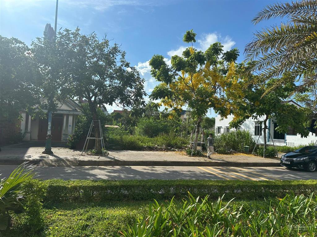 Chủ cần bán lô đất đẹp ngã 3 sân bay