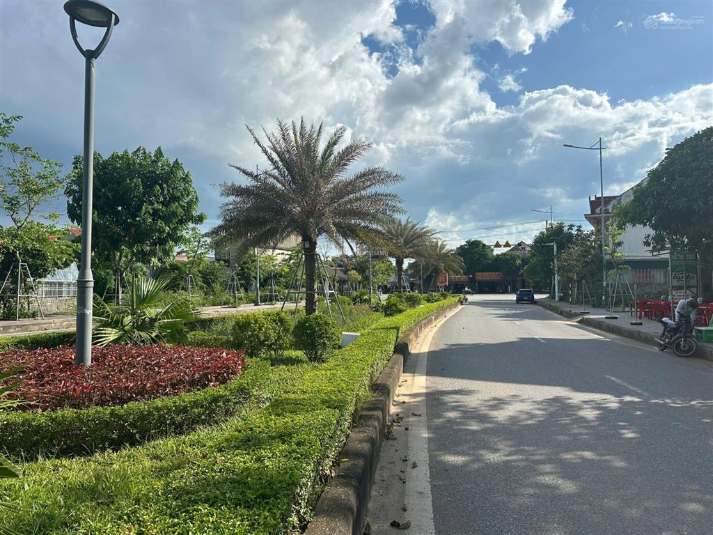 Chủ cần bán lô đất đẹp ngã 3 sân bay