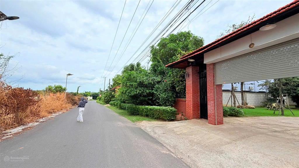 Cần tiền bán gấp nhà vườn gỗ 200m2 thổ cư tặng 1700m2 đất giá tốt chỉ 13 tỷ