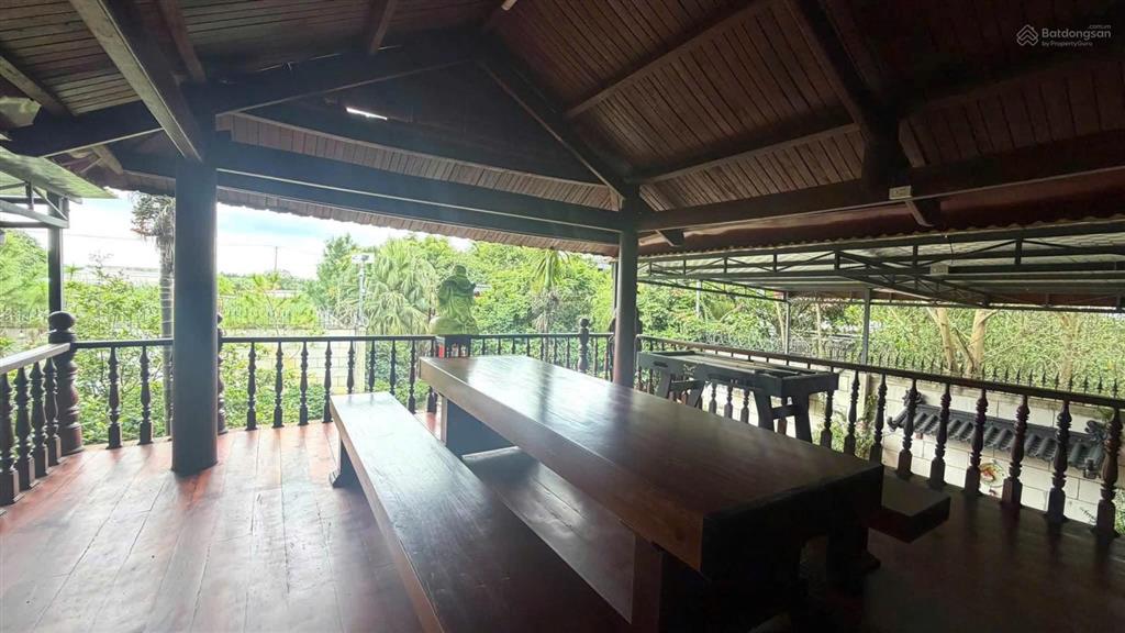 Cần tiền bán gấp nhà vườn gỗ 200m2 thổ cư tặng 1700m2 đất giá tốt chỉ 13 tỷ