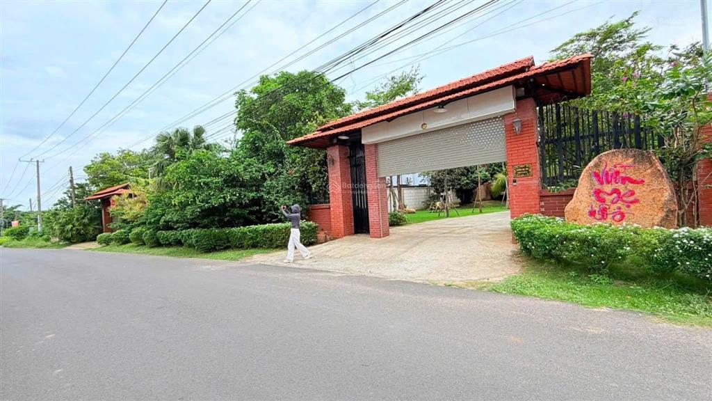Cần tiền bán gấp nhà vườn gỗ 200m2 thổ cư tặng 1700m2 đất giá tốt chỉ 13 tỷ