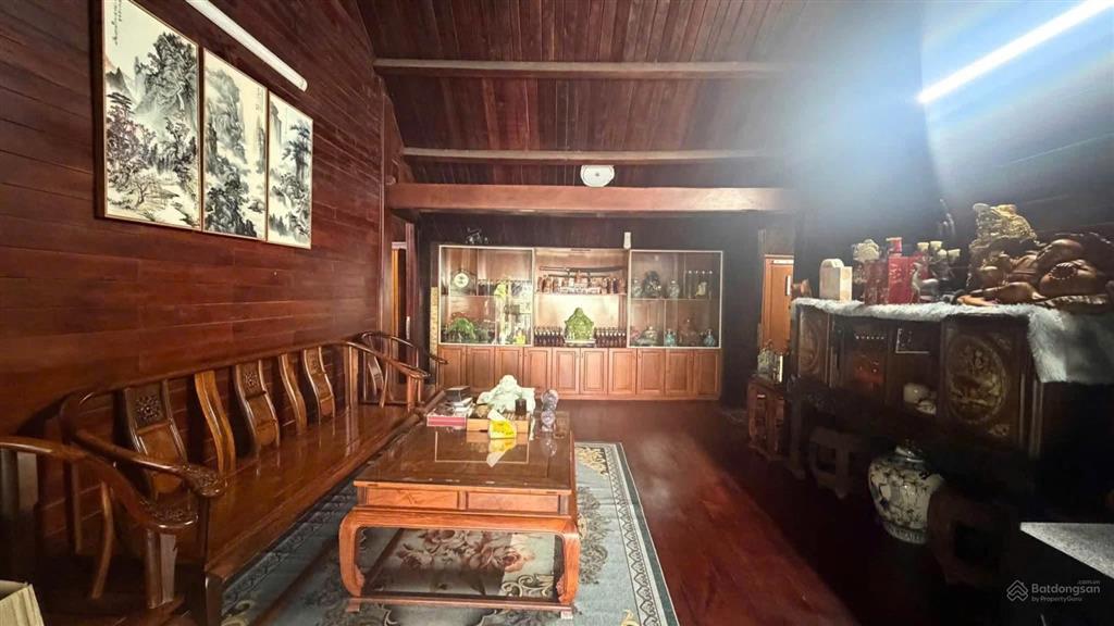 Cần tiền bán gấp nhà vườn gỗ 200m2 thổ cư tặng 1700m2 đất giá tốt chỉ 13 tỷ