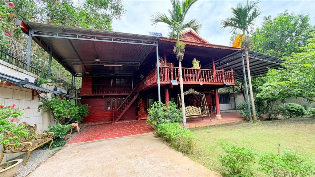 Cần tiền bán gấp nhà vườn gỗ 200m2 thổ cư tặng 1700m2 đất giá tốt chỉ 13 tỷ
