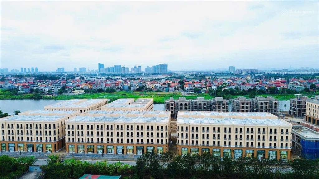 Tôi cần bán gấp liền kề 75m2 nhìn ra công viên