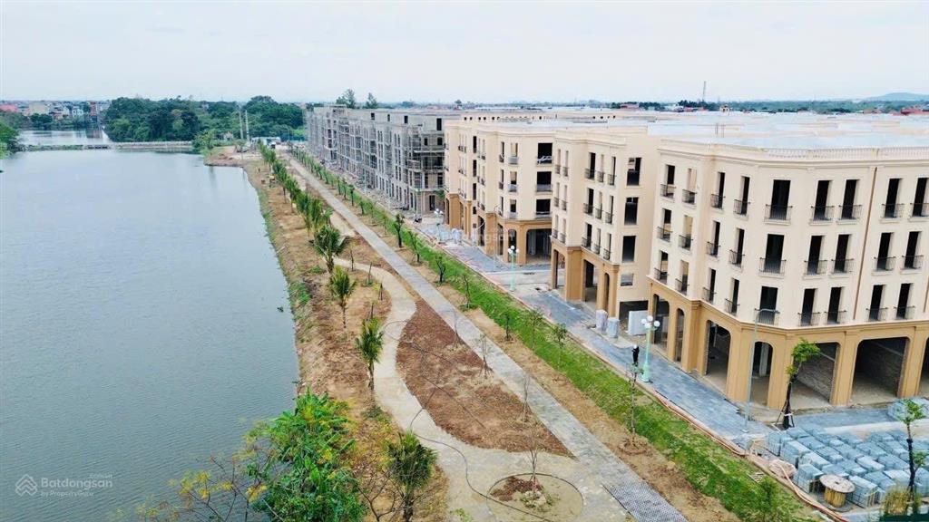 Tôi cần bán gấp liền kề 75m2 nhìn ra công viên