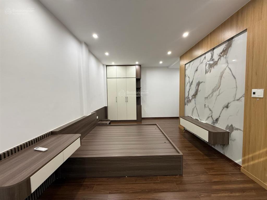 Bán nhà hậu áiô tô đỗ cổnggần vành đai 3.5sổ đỏ đầy đủ