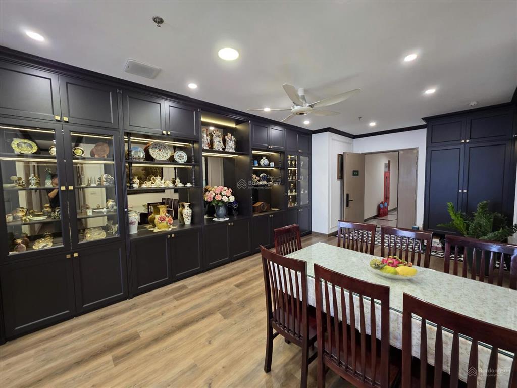 Chính chủ bán căn góc 113.2m berriver n04 full nội thất, tầng cao, ban công view sân bay gia lâm