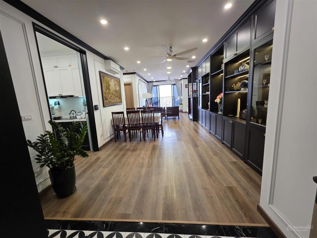 Chính chủ bán căn góc 113.2m berriver n04 full nội thất, tầng cao, ban công view sân bay gia lâm