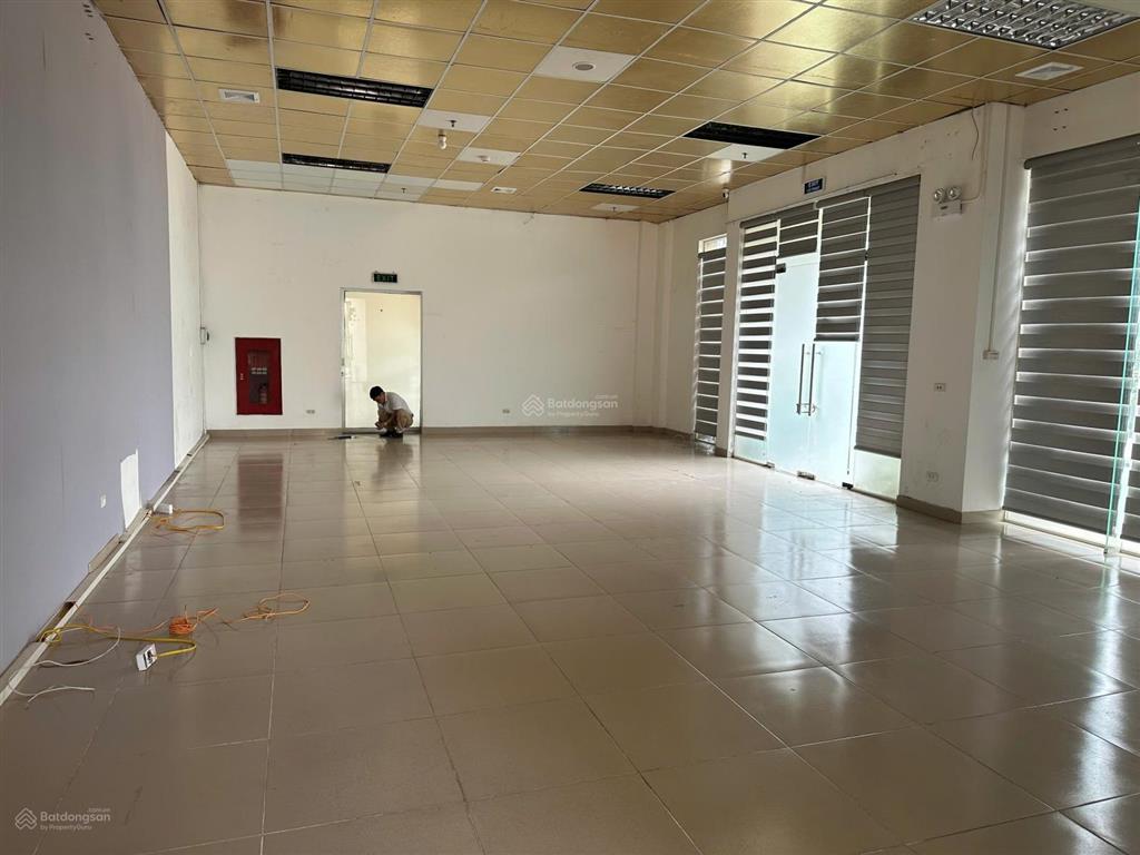 Cho thuê mặt bằng tầng 1 toà nhà sunrise building 3, phúc lợi (long biên cũ) diện tích 92m2