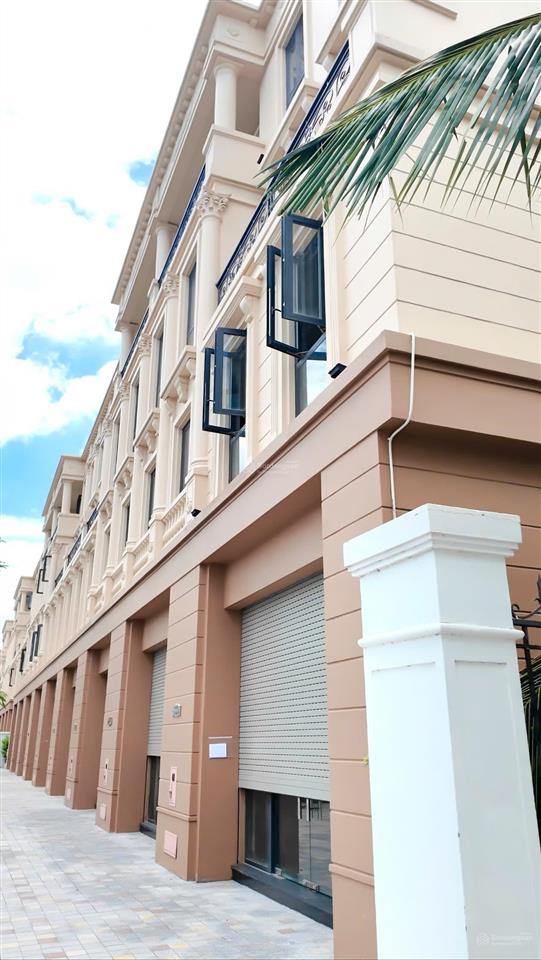 Shophouse hai mặt tiền trục hạnh phúc 42m vinhomes vũ yên. giá 12 tỷ diện tích 100m2