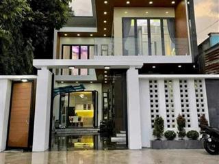 Bán hạ giá mạnh căn nhà lầu. sr tc 100%, giá chỉ 1,95 tỷ, trả trước 600tr nhận nhà + sổ.