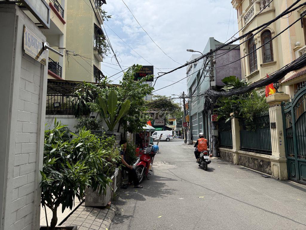 Sang nhượng hoặc cho thuê