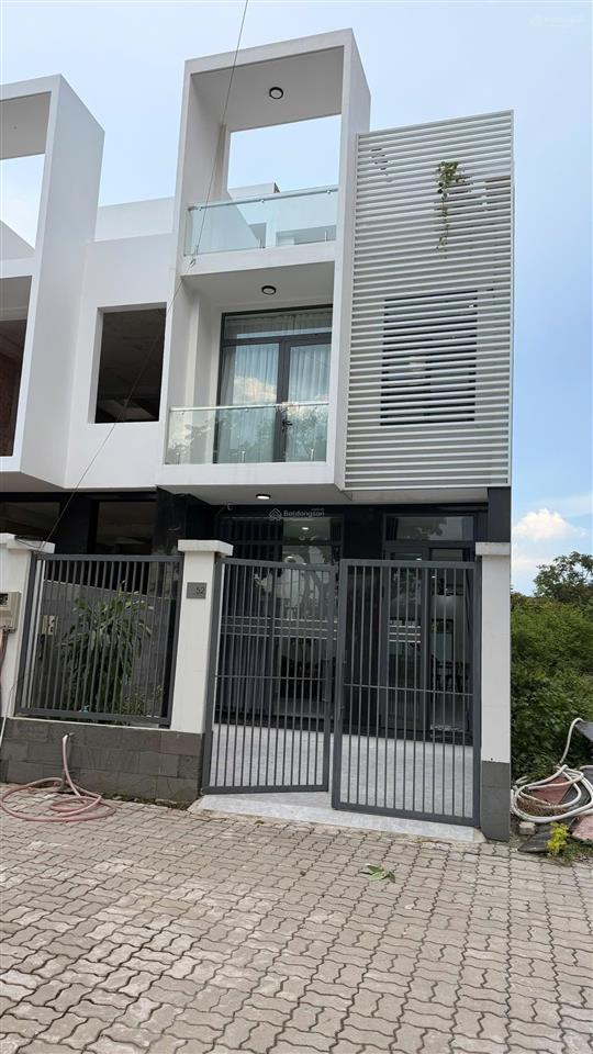 Nhà liền kề khu đồng bộ full nội thất nhà mới