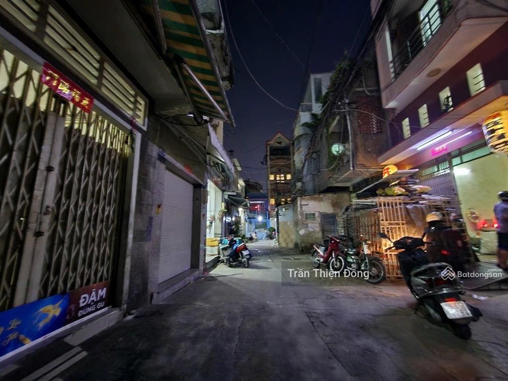 Chính chủ cần bán gấp hxh nguyễn đình chính p15pn (4,2 x23 m) cn=120 m²5 tầng. 16,5 tỷ tl