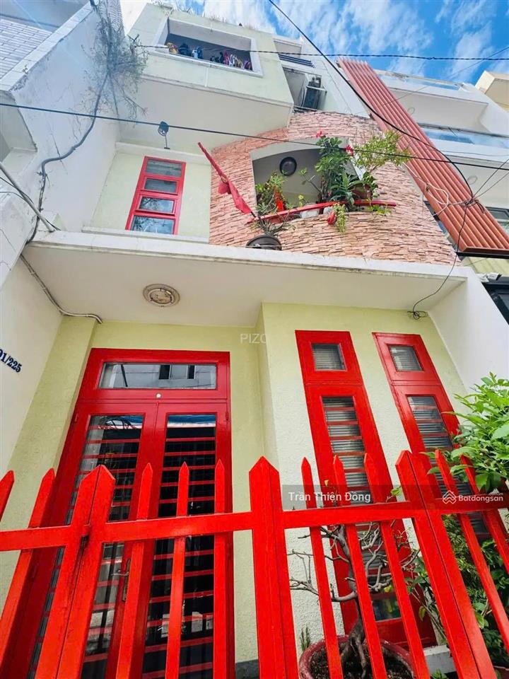 Cần bán gấp nhà víp 491/ huỳnh văn bánh, p13,pn 4 tầng  cn=51,7 m2 chỉ 9 tỷ.  0913 620 ***