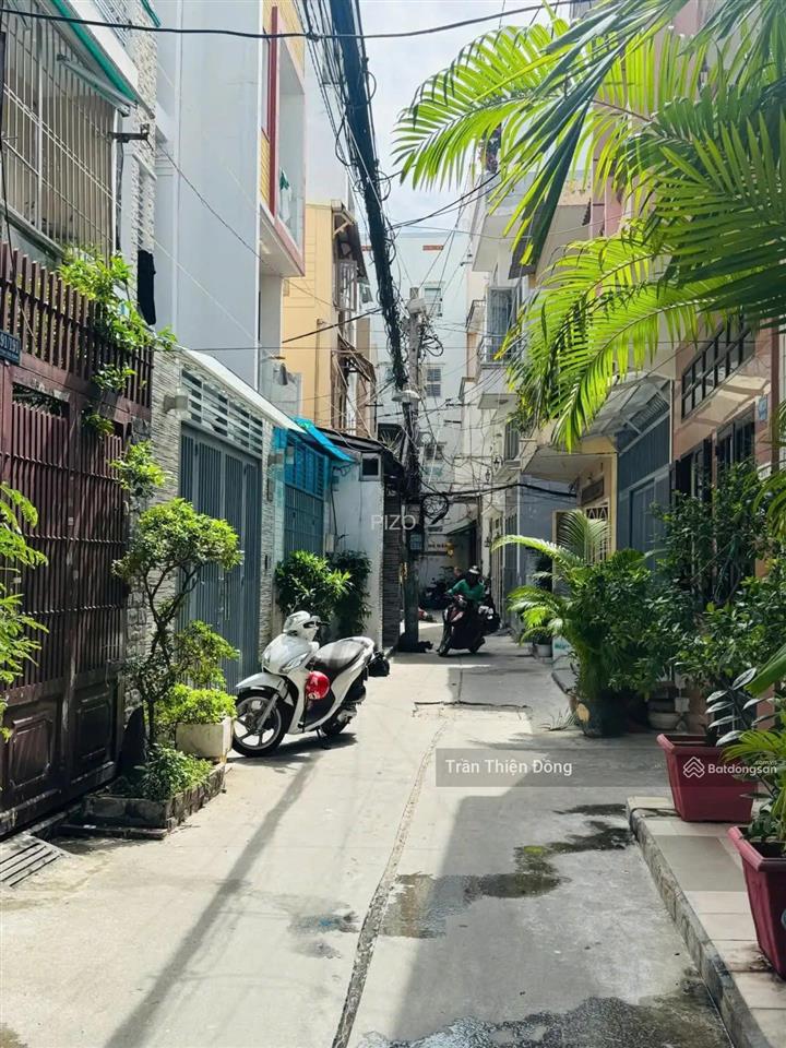 Cần bán gấp nhà víp 491/ huỳnh văn bánh, p13,pn 4 tầng  cn=51,7 m2 chỉ 9 tỷ.  0913 620 ***