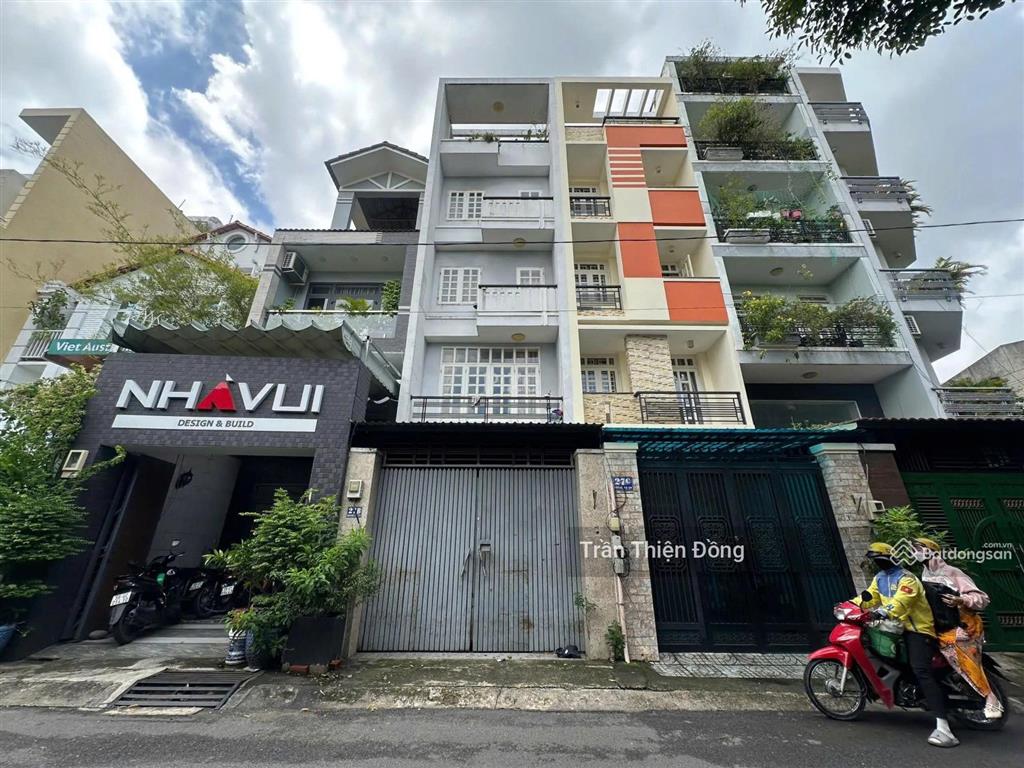 Gấp bán hxh hoàng diệu, p10  phú nhuận  5 tầng, 4x16 cn=65,4 m2 chỉ 19 tỷ.  0913 620 ***