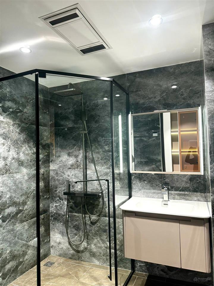 Bán nhà bồ đề, 50m2 x 6 tầng, ô tô tránh, 2 mặt thoáng, thang máy
