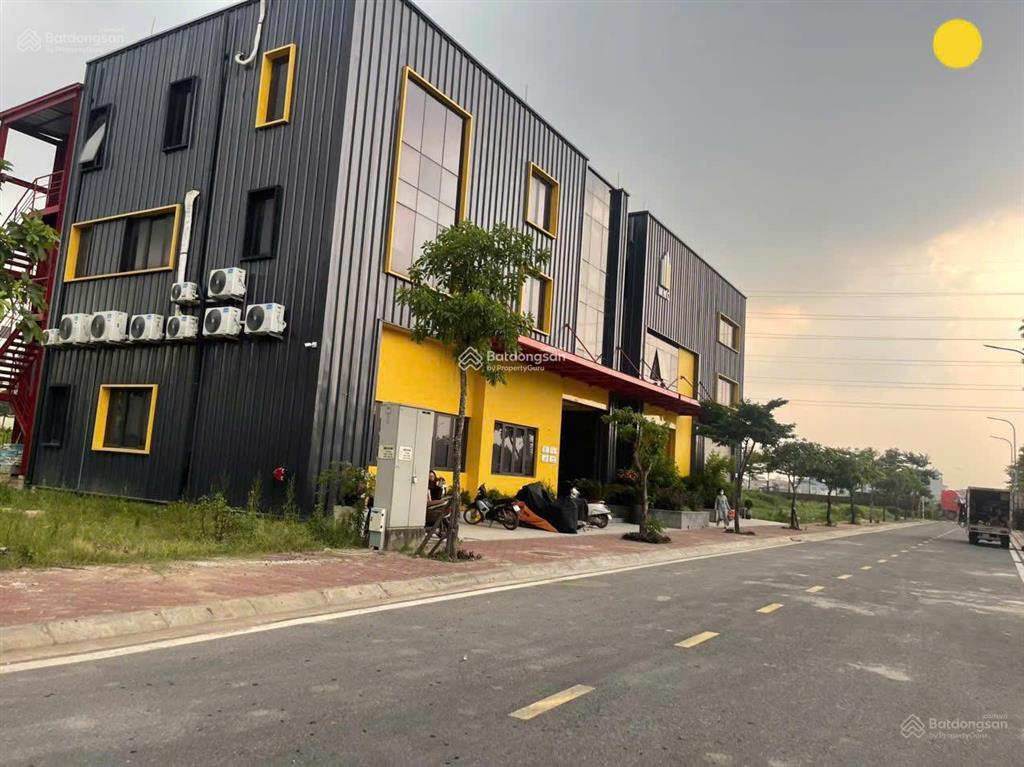 Hơn 100k/m2  cho thuê kho xưởng  0965 460 ***  ccn đông la  sát kđt đô nghĩa  container đỗ