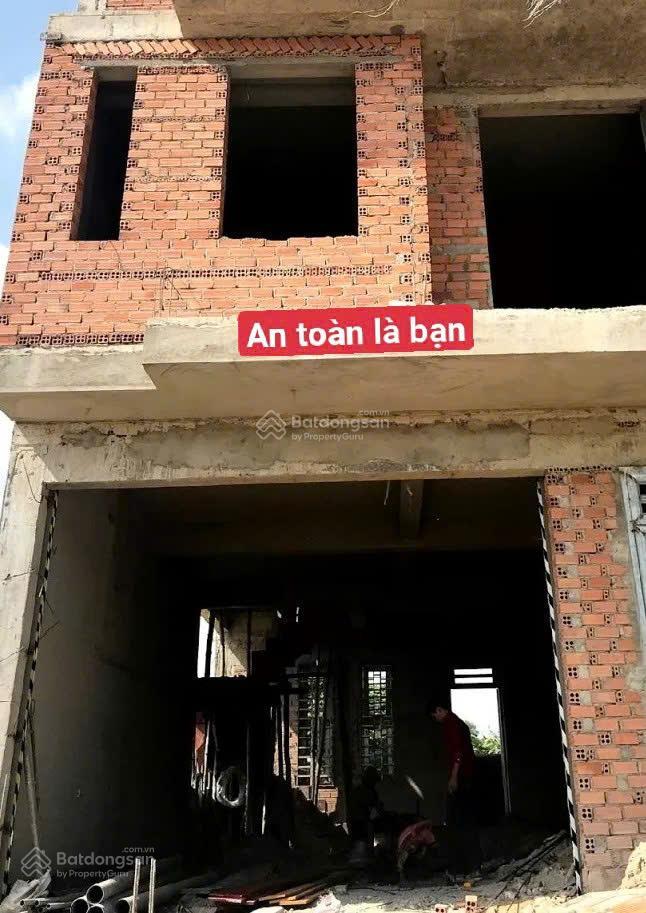 Nhỉnh 2 tỷ  nhà 3 tầng  ô tô vào nhà, mặt đường thông  cơ hội hiếm tại thanh oai  0977 690 ***