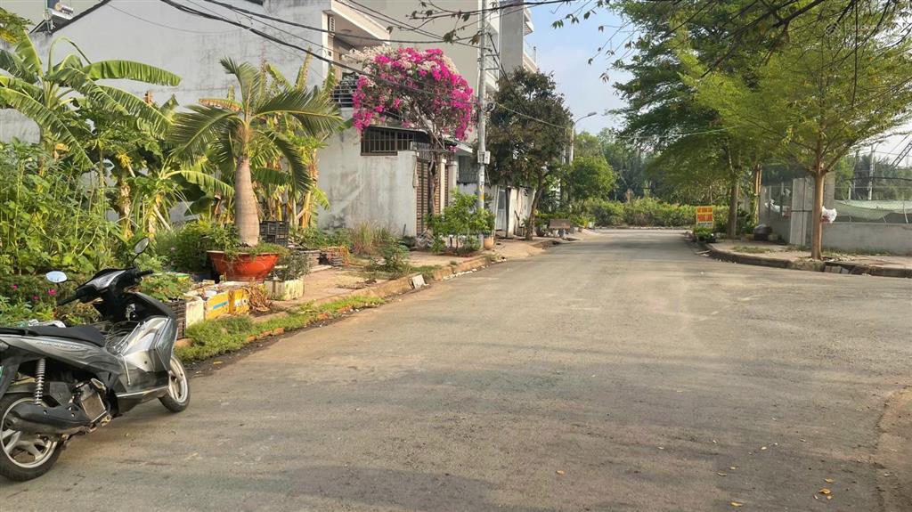 Bán nhanh nền biệt thự kdc cotec phú xuân, nhà bè, tphcm 10x20m, giá 42tr/m2