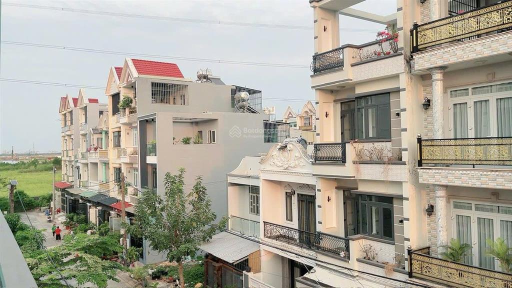Bán nhanh nhà 3 tầng kdc hoàng hoa long hậu, cần giuộc tây ninh