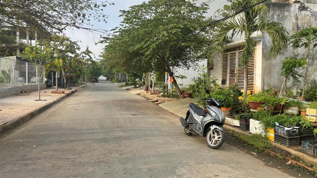 Nền nhà phố kdc cotec phú xuân dt 5x26m gần trường dương văn dương, giá 30tr/m2. 0916 681 ***