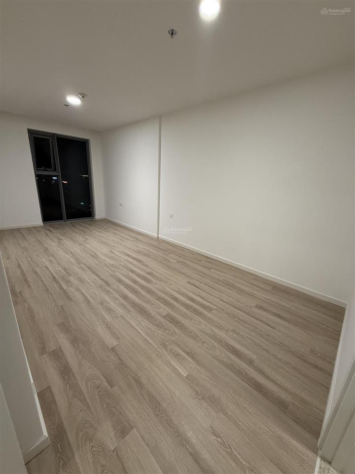 Bán căn 2pn 2wc 83m2 giá 5,8 tỷ view landmark 81 ngắm pháo hoa