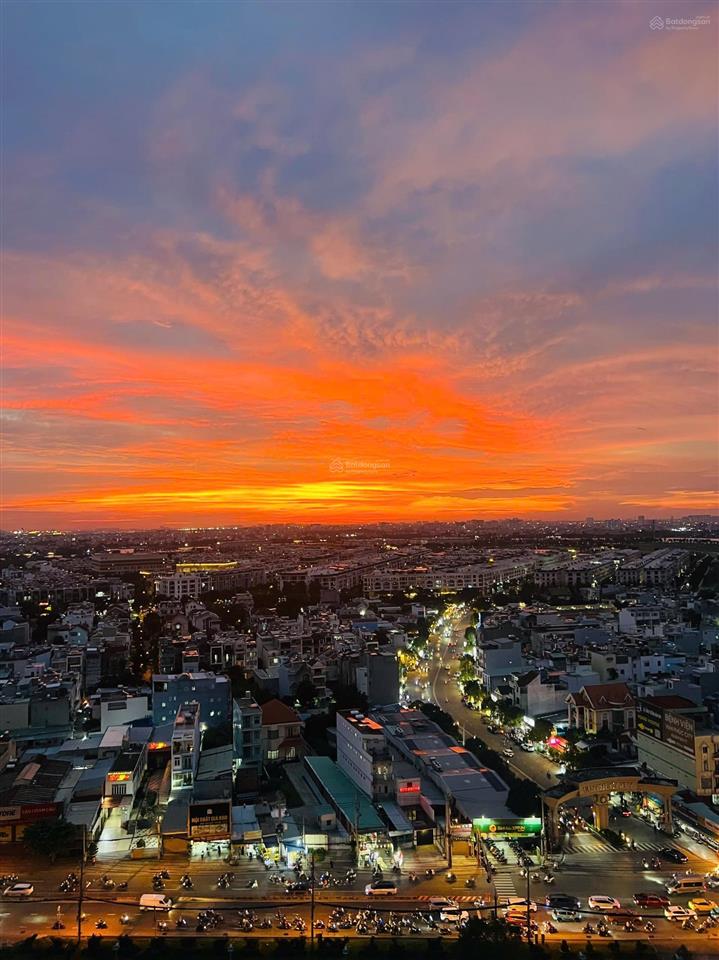 Bán căn 2pn 2wc 83m2 giá 5,8 tỷ view landmark 81 ngắm pháo hoa